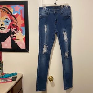 Fashion Nova straight leg destructed jeans NWT 11/12